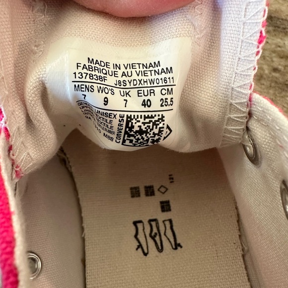Hot Pink Converse Size 9 - Picture 11 of 11